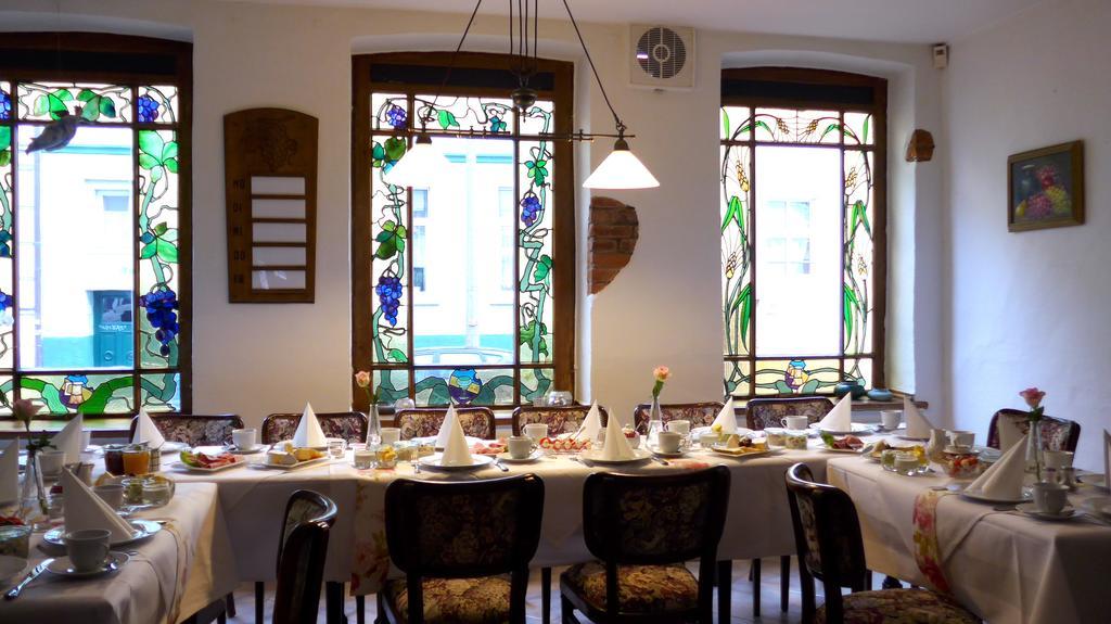 Romantisches Hotel Zur Traube Schwerin Schwerin  Ngoại thất bức ảnh