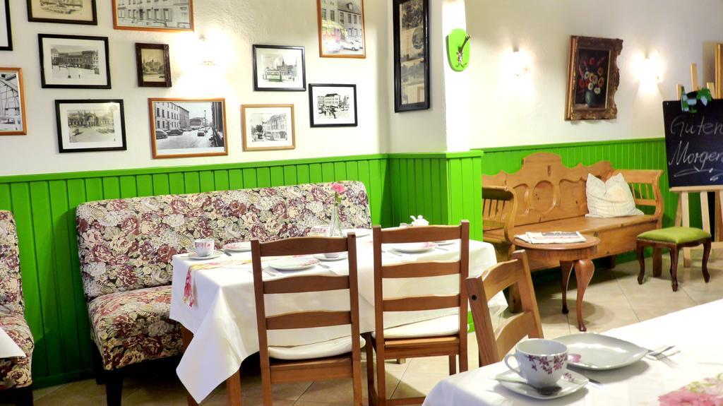 Romantisches Hotel Zur Traube Schwerin Schwerin  Ngoại thất bức ảnh