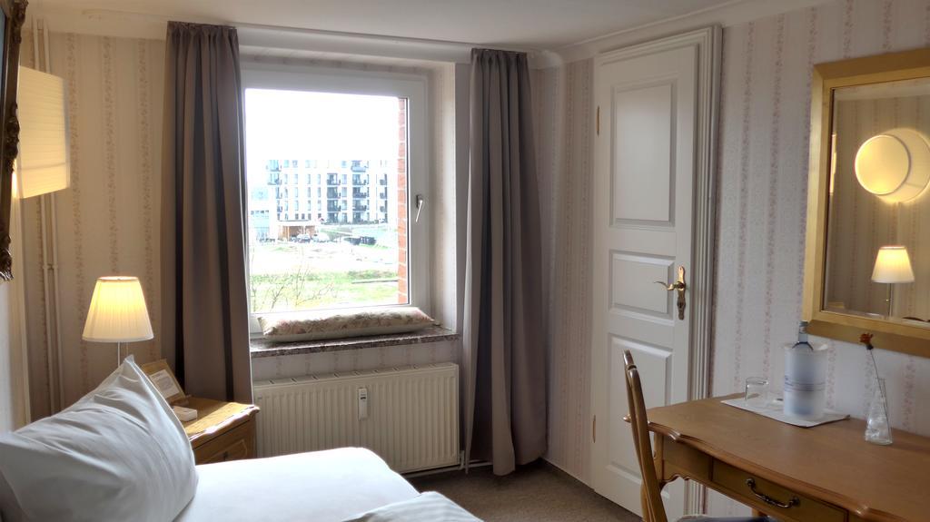 Romantisches Hotel Zur Traube Schwerin Schwerin  Ngoại thất bức ảnh